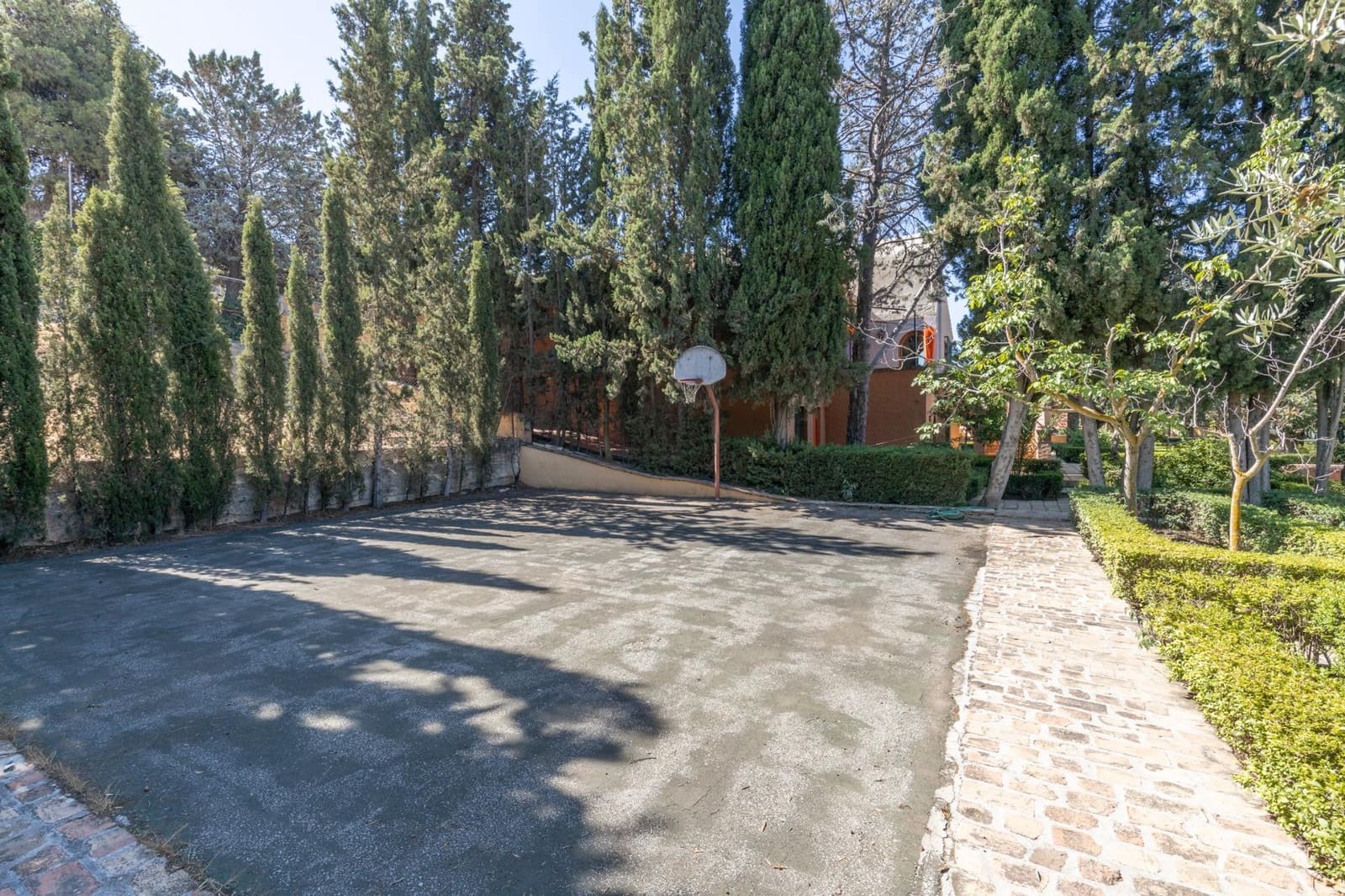 6 soveværelse Villa til salg i Huetor Vega med garage - € 850.000 (Ref: 9443243)