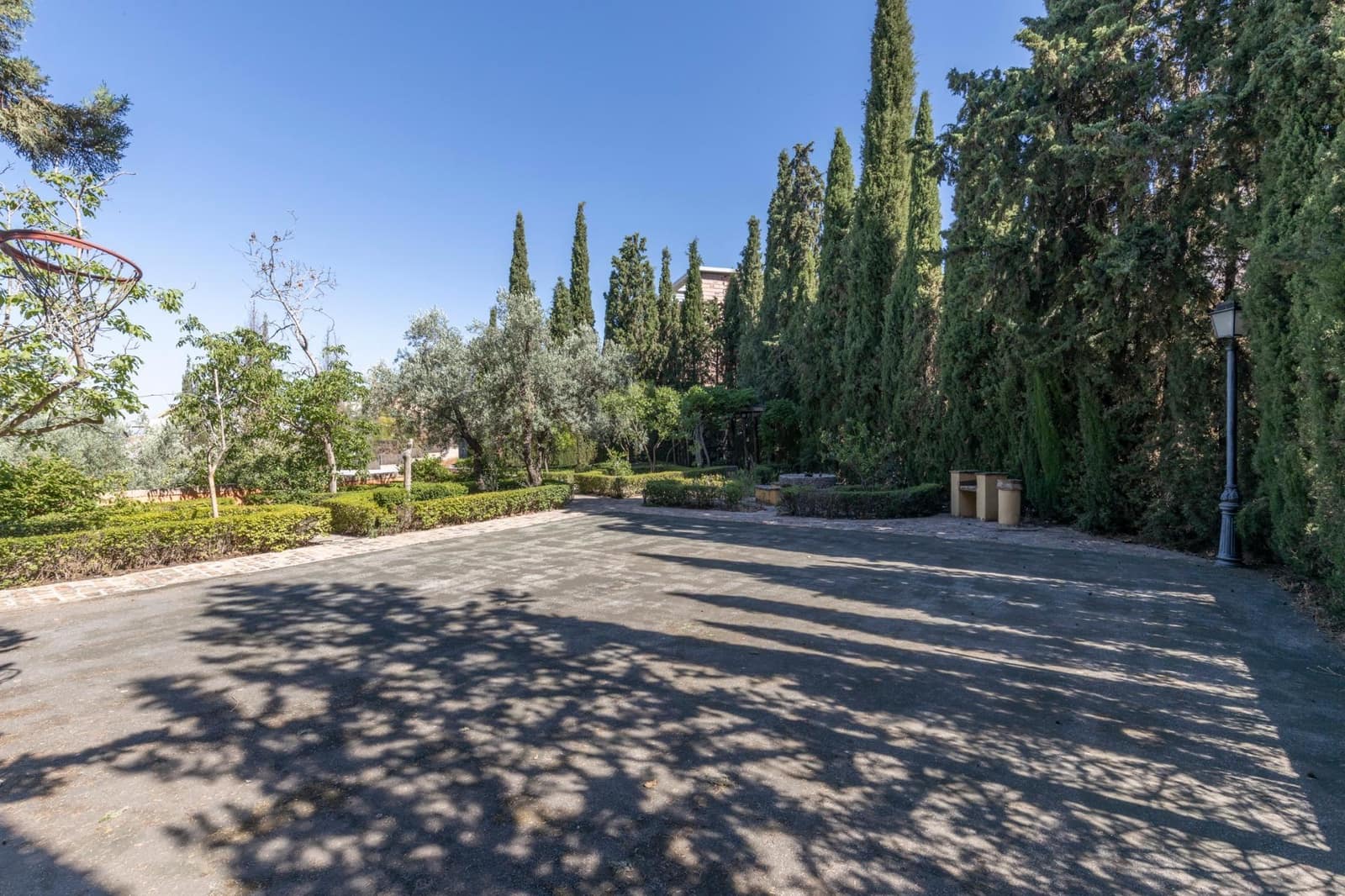 6 soveværelse Villa til salg i Huetor Vega med garage - € 850.000 (Ref: 9443243)