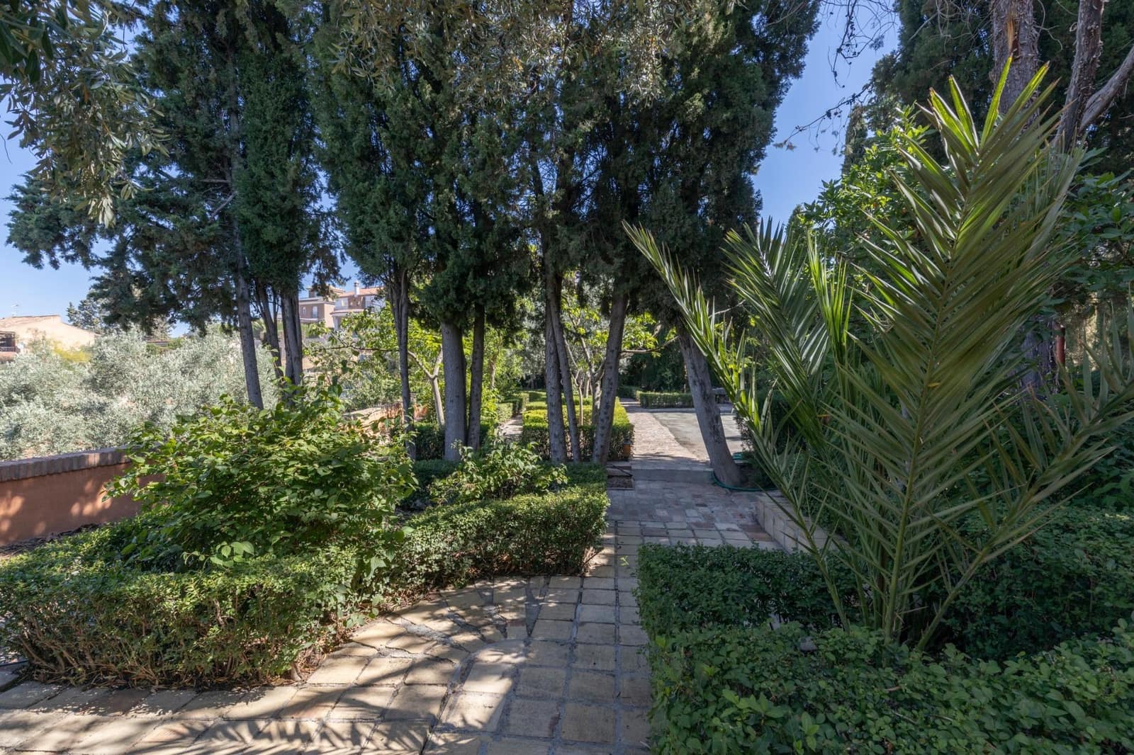 6 soveværelse Villa til salg i Huetor Vega med garage - € 850.000 (Ref: 9443243)