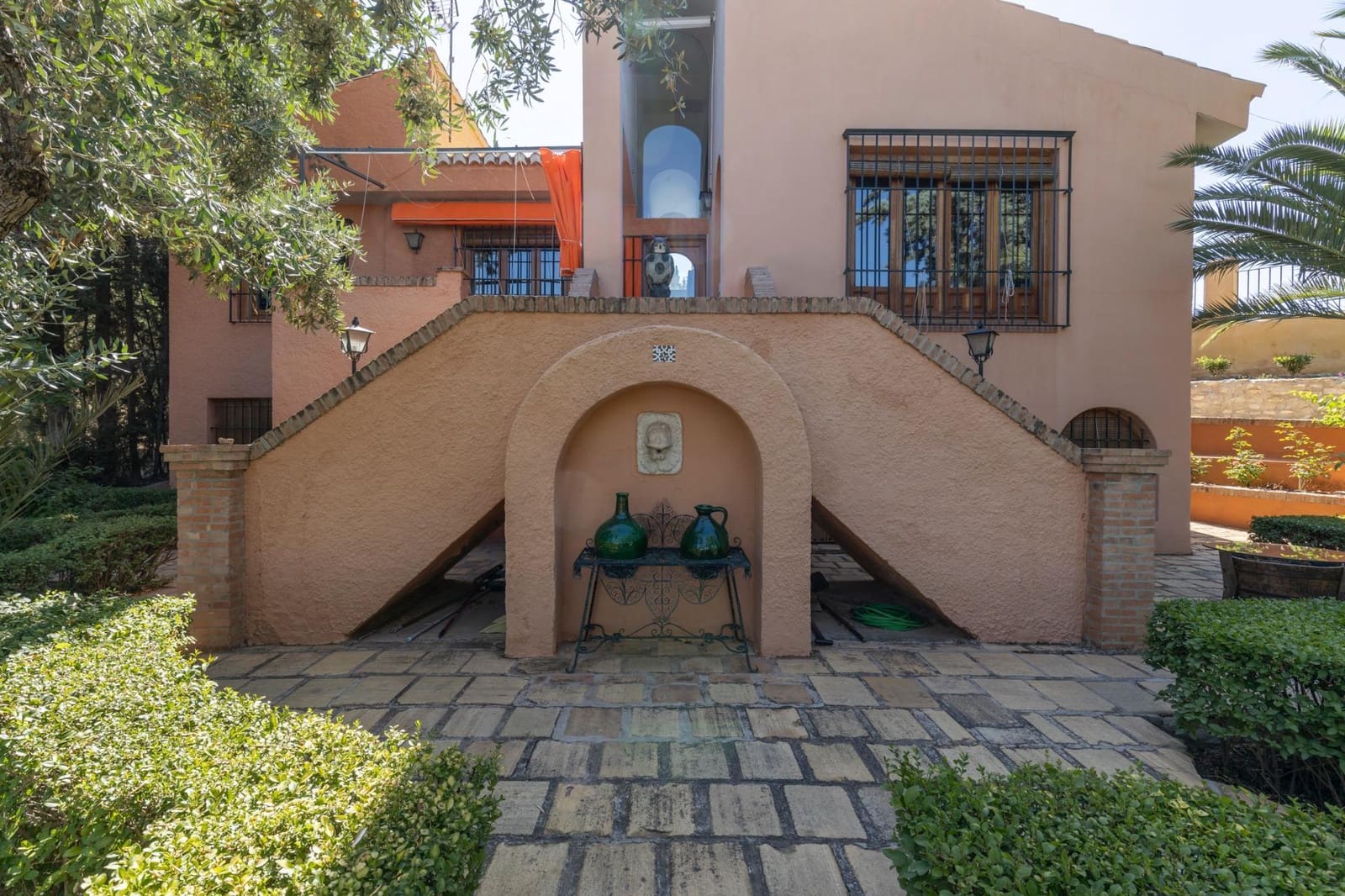 6 soveværelse Villa til salg i Huetor Vega med garage - € 850.000 (Ref: 9443243)