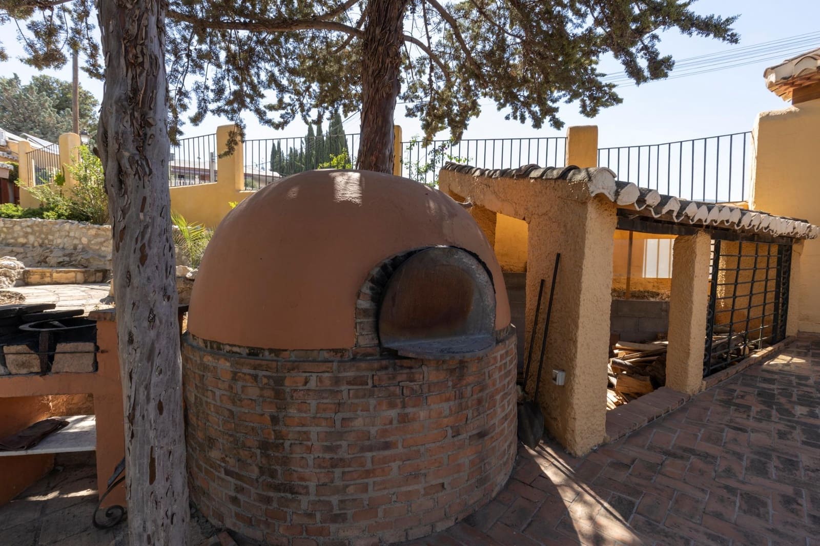 6 soveværelse Villa til salg i Huetor Vega med garage - € 850.000 (Ref: 9443243)