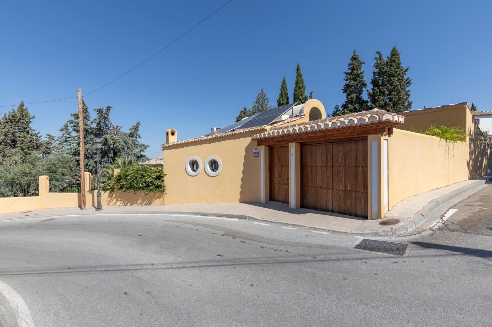 6 soveværelse Villa til salg i Huetor Vega med garage - € 850.000 (Ref: 9443243)