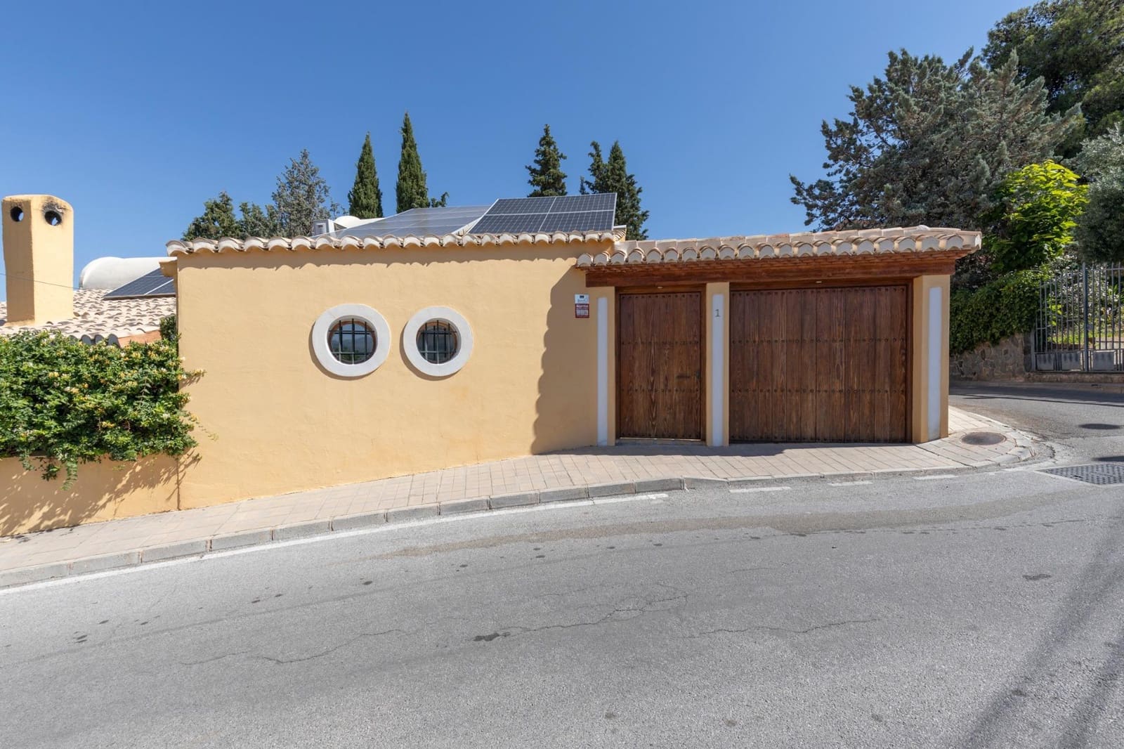 6 soveværelse Villa til salg i Huetor Vega med garage - € 850.000 (Ref: 9443243)