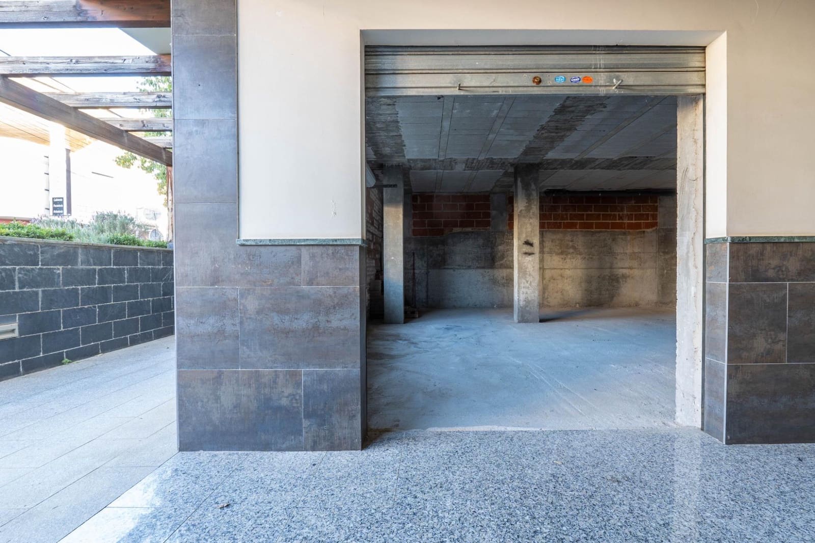 Local Commercial à vendre à Cajar - 95 000 € (Ref: 9443245)