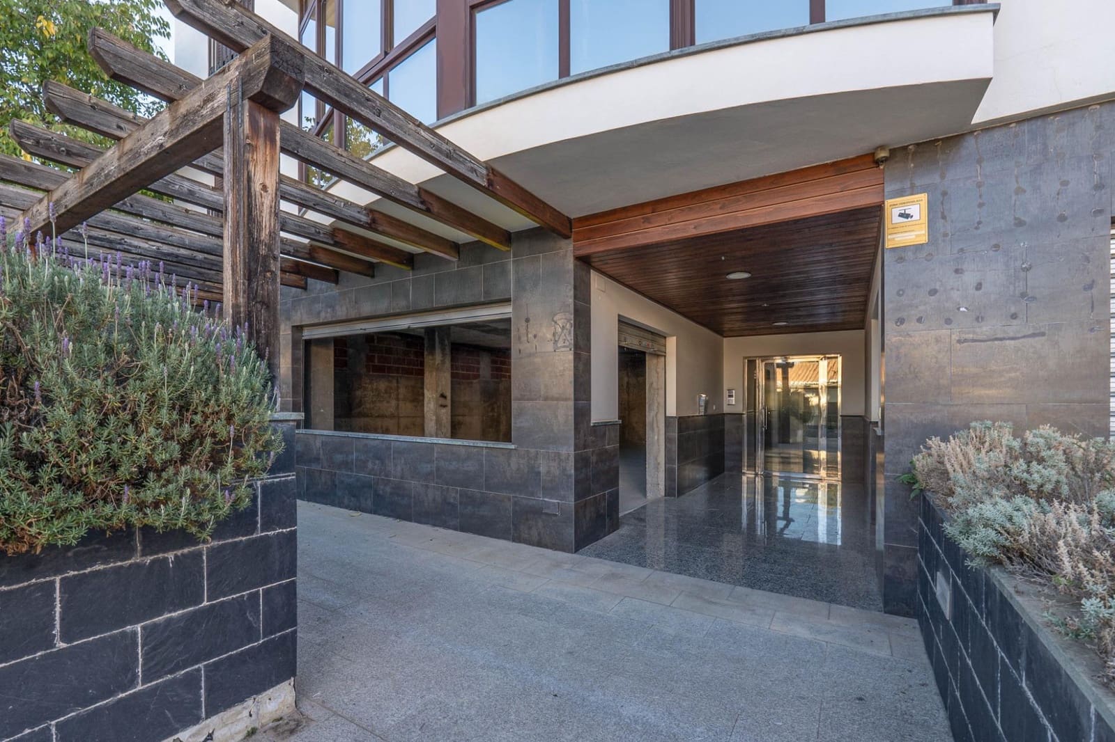 Local Commercial à vendre à Cajar - 95 000 € (Ref: 9443245)