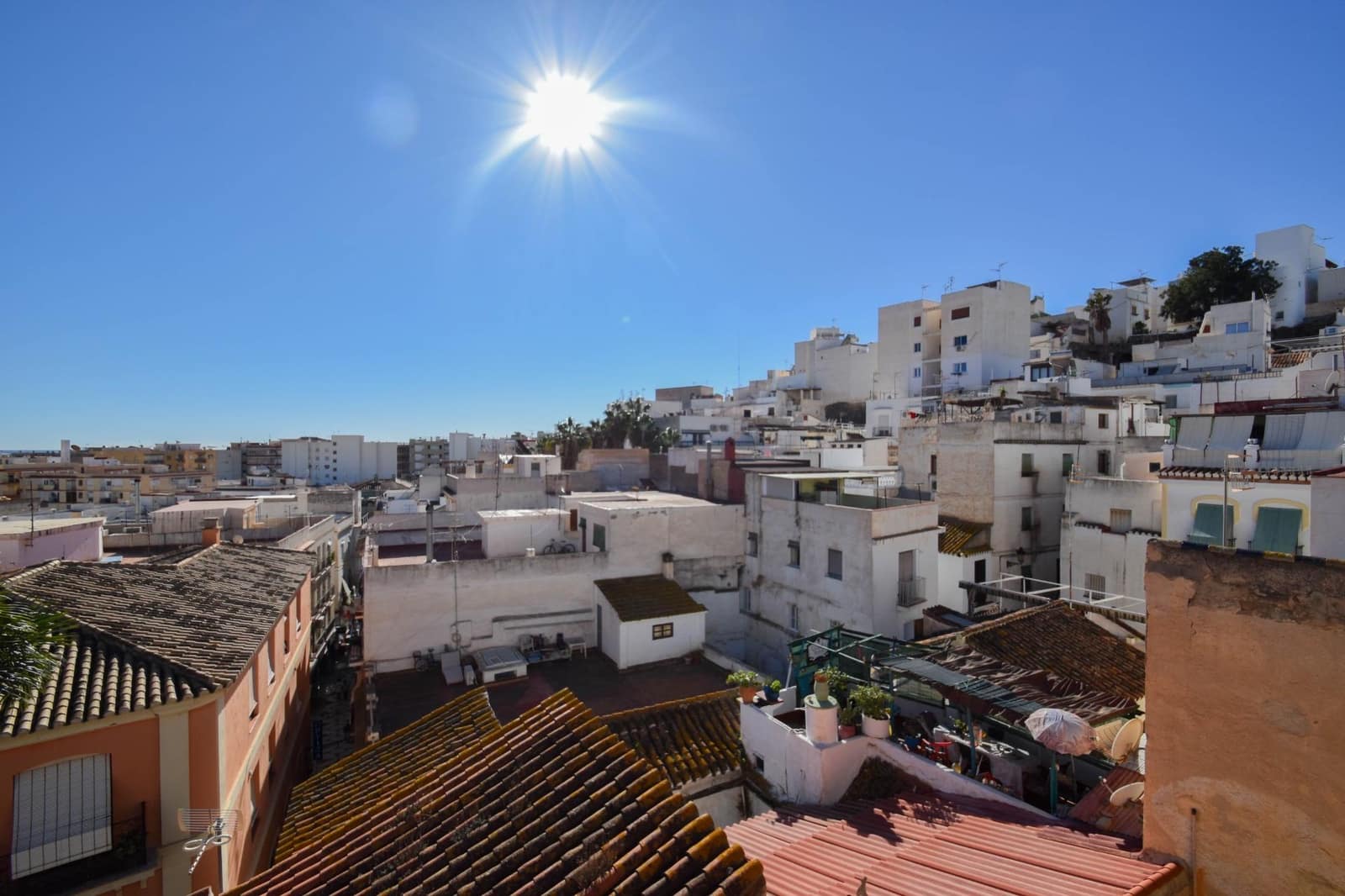 4 makuuhuone Kaupallinen myytävänä paikassa Almunecar - 995 000 € (Ref: 9443248)