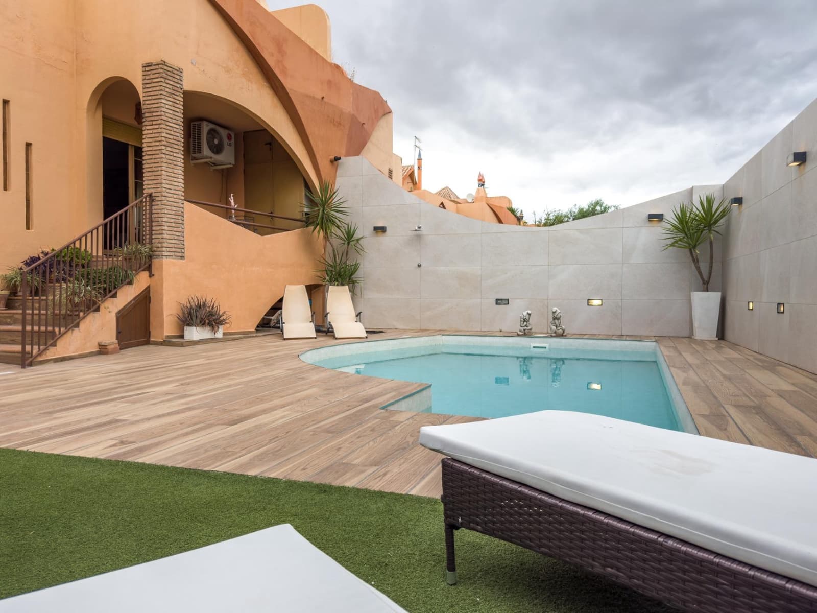 4 quarto Moradia Geminada para venda em Las Gabias com piscina garagem - 385 000 € (Ref: 9443252)