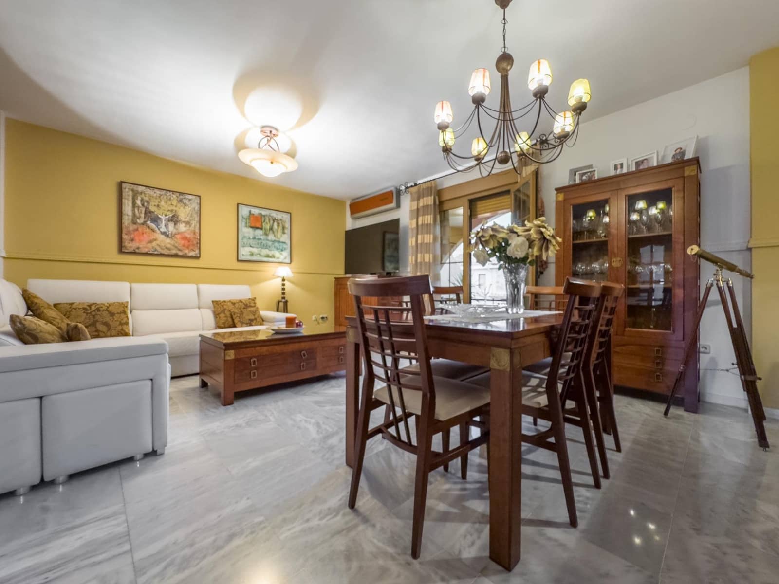 4 quarto Moradia Geminada para venda em Las Gabias com piscina garagem - 385 000 € (Ref: 9443252)