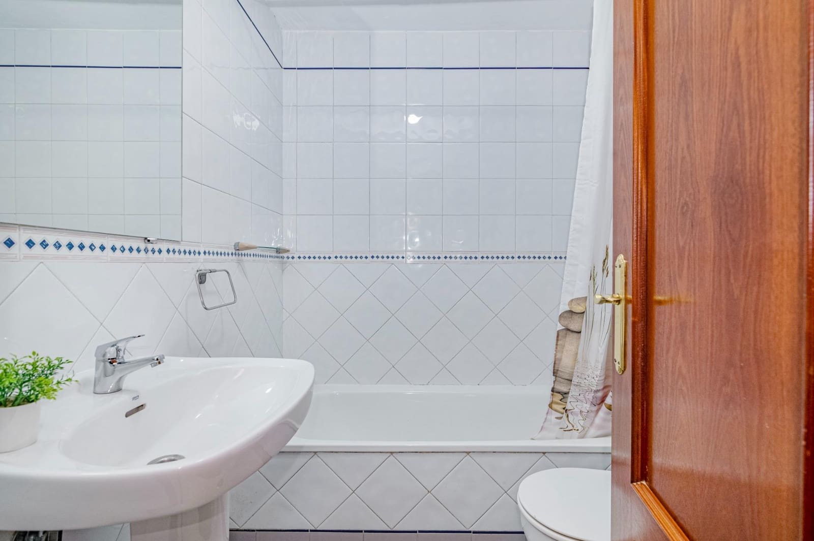 3 bedroom Flat for sale in Cenes de la Vega with pool garage - € 199,000 (Ref: 9446311)