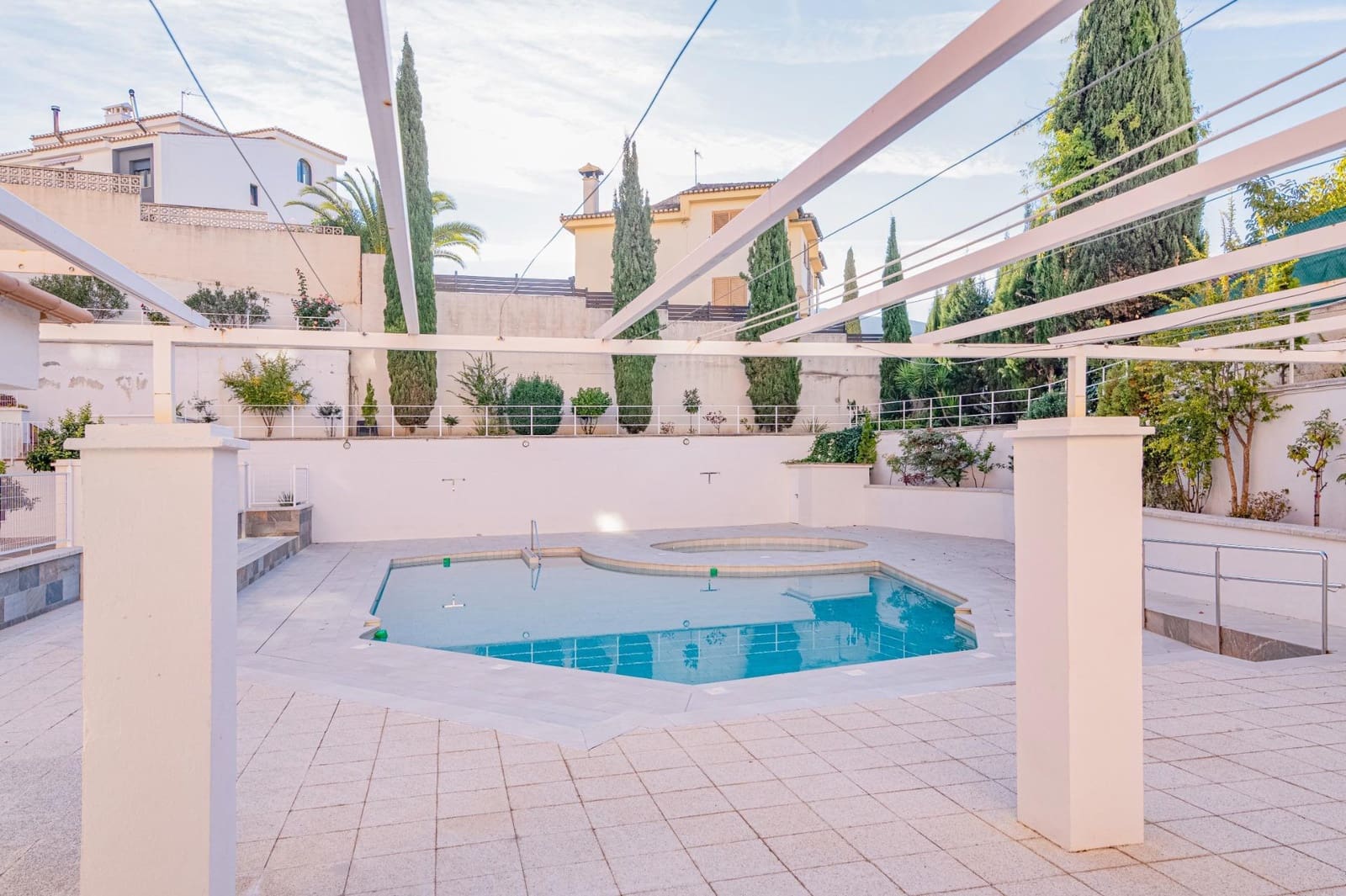 3 bedroom Flat for sale in Cenes de la Vega with pool garage - € 199,000 (Ref: 9446311)