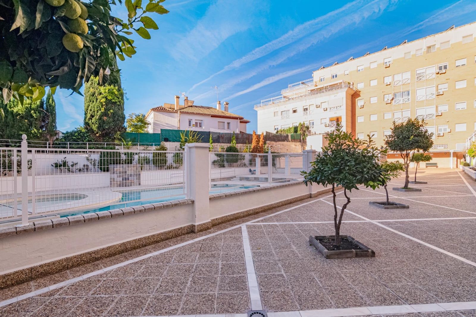 3 bedroom Flat for sale in Cenes de la Vega with pool garage - € 199,000 (Ref: 9446311)