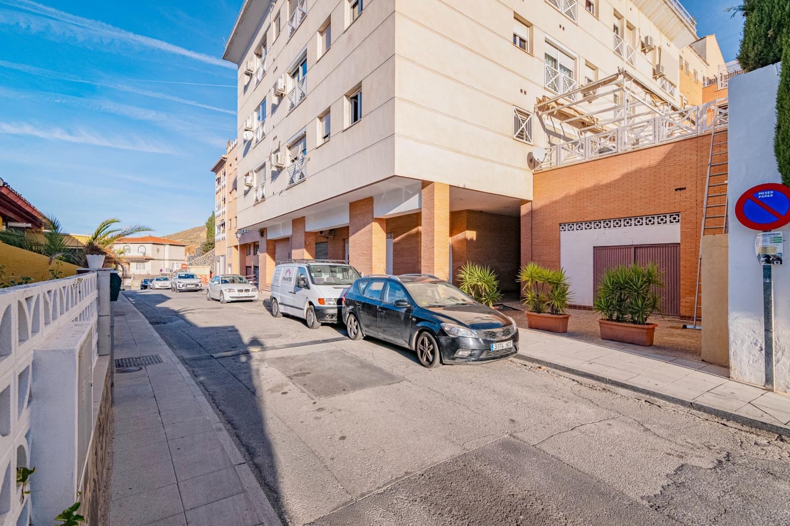 3 bedroom Flat for sale in Cenes de la Vega with pool garage - € 199,000 (Ref: 9446311)