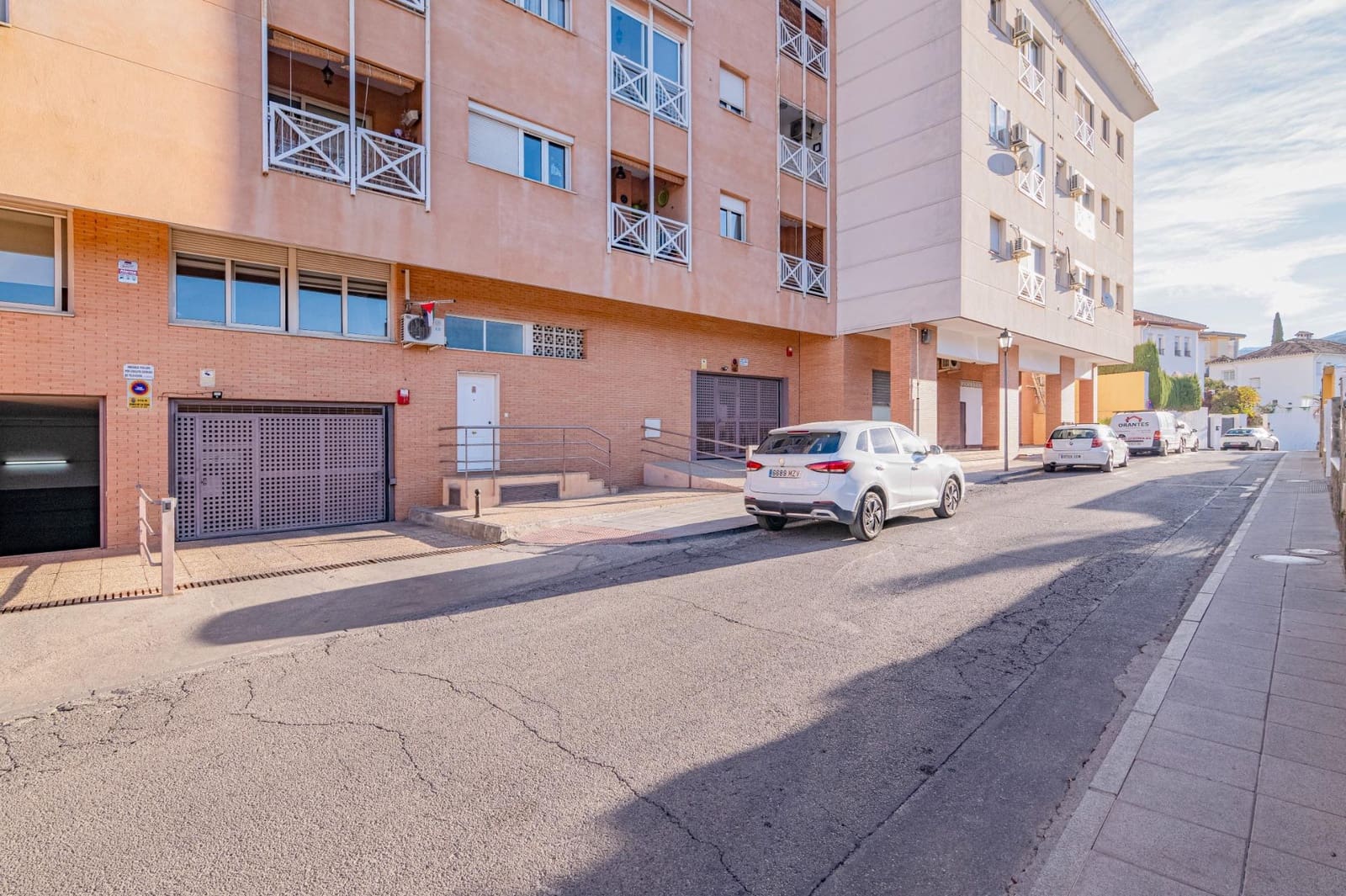 3 bedroom Flat for sale in Cenes de la Vega with pool garage - € 199,000 (Ref: 9446311)