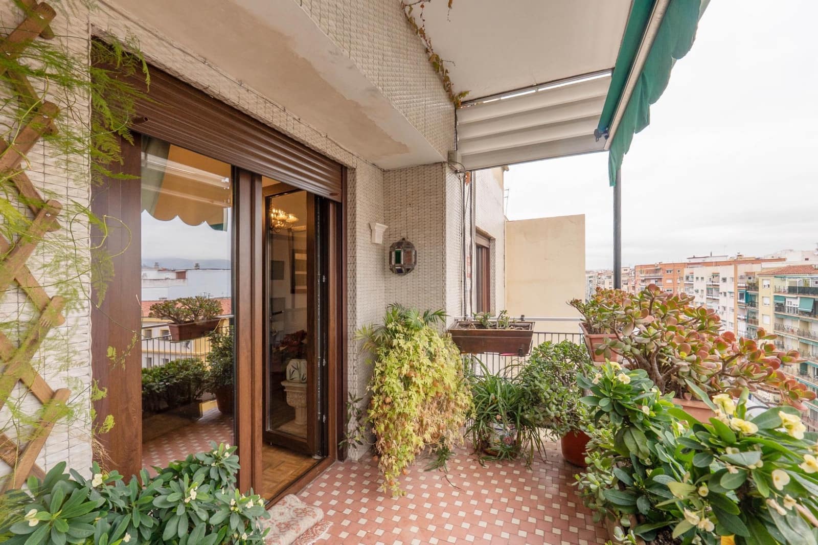 Ático de 5 habitaciones en Granada ciudad en venta - 539.900 € (Ref: 9449151)