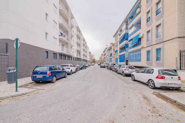 4 camera da letto Appartamento in vendita in Granada città con garage - 165.000 € (Rif: 9450622)
