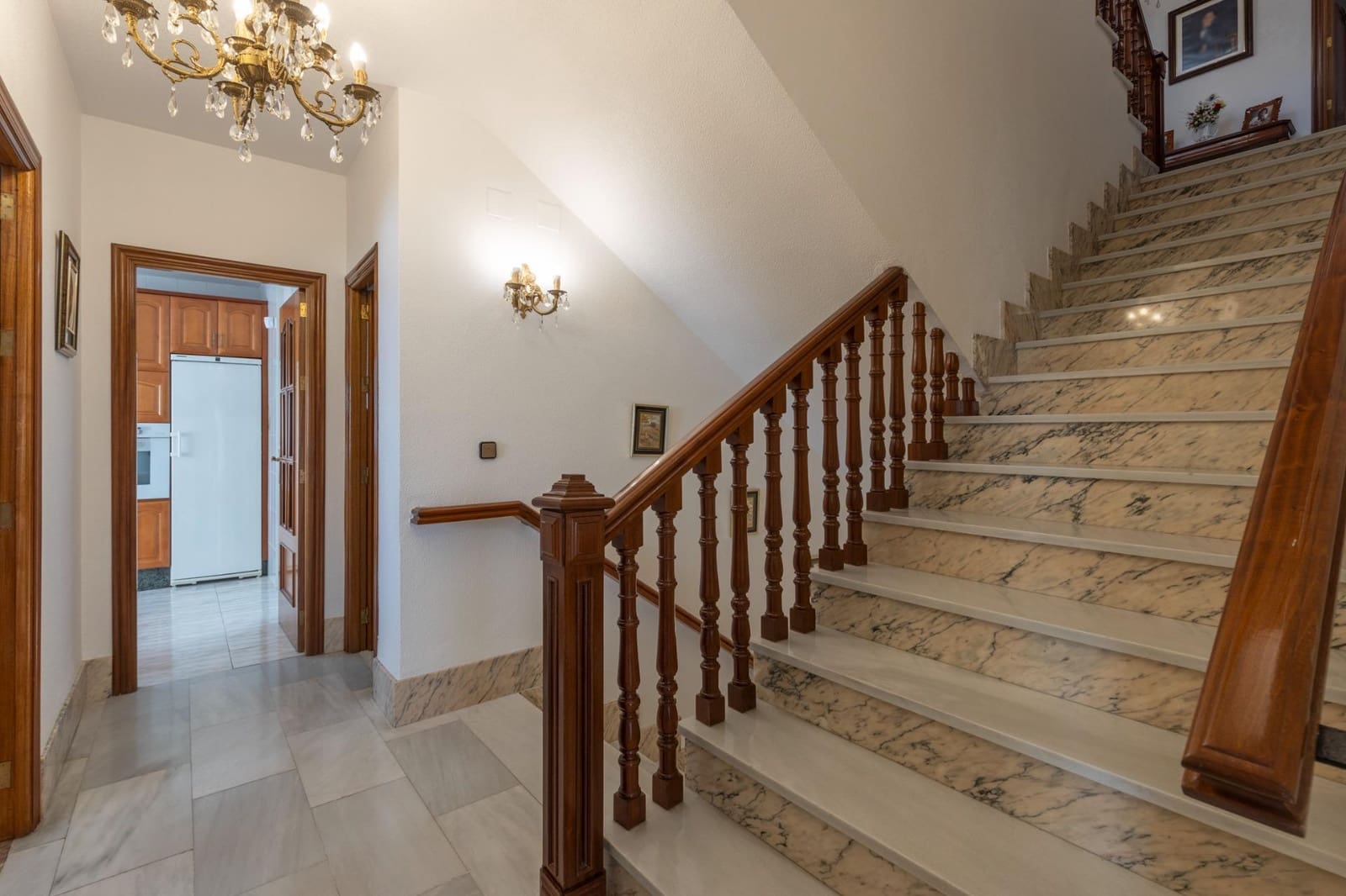 10 camera da letto Villetta Bifamiliare in vendita in Jun con garage - 540.000 € (Rif: 9450625)