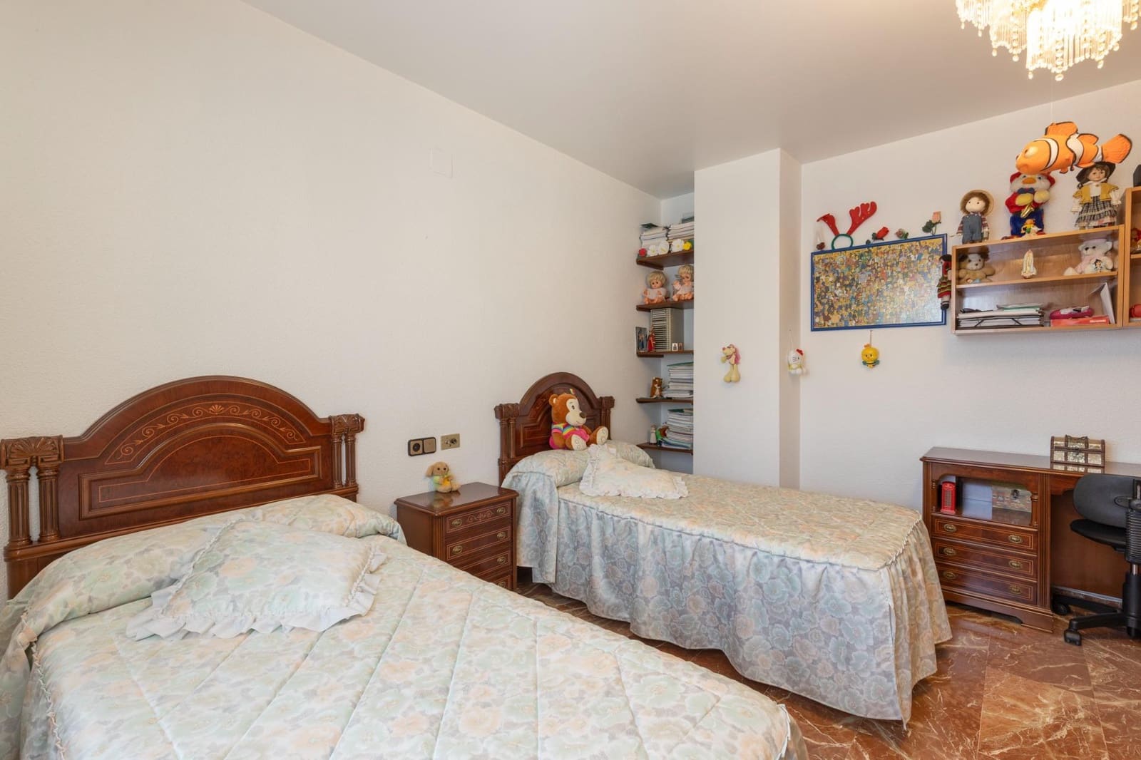 10 camera da letto Villetta Bifamiliare in vendita in Jun con garage - 540.000 € (Rif: 9450625)