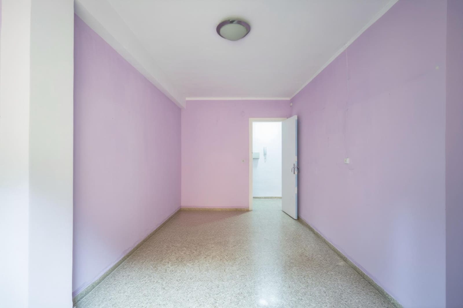 Piso de 3 habitaciones en Granada ciudad en venta - 215.000 € (Ref: 9462060)