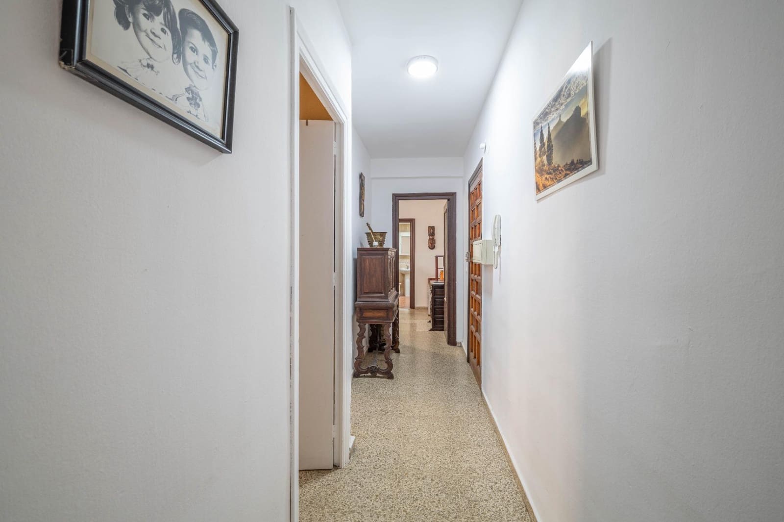 Piso de 3 habitaciones en Granada ciudad en venta - 215.000 € (Ref: 9462060)