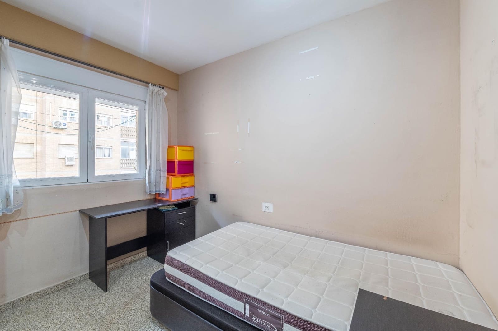 Piso de 3 habitaciones en Granada ciudad en venta - 215.000 € (Ref: 9462060)