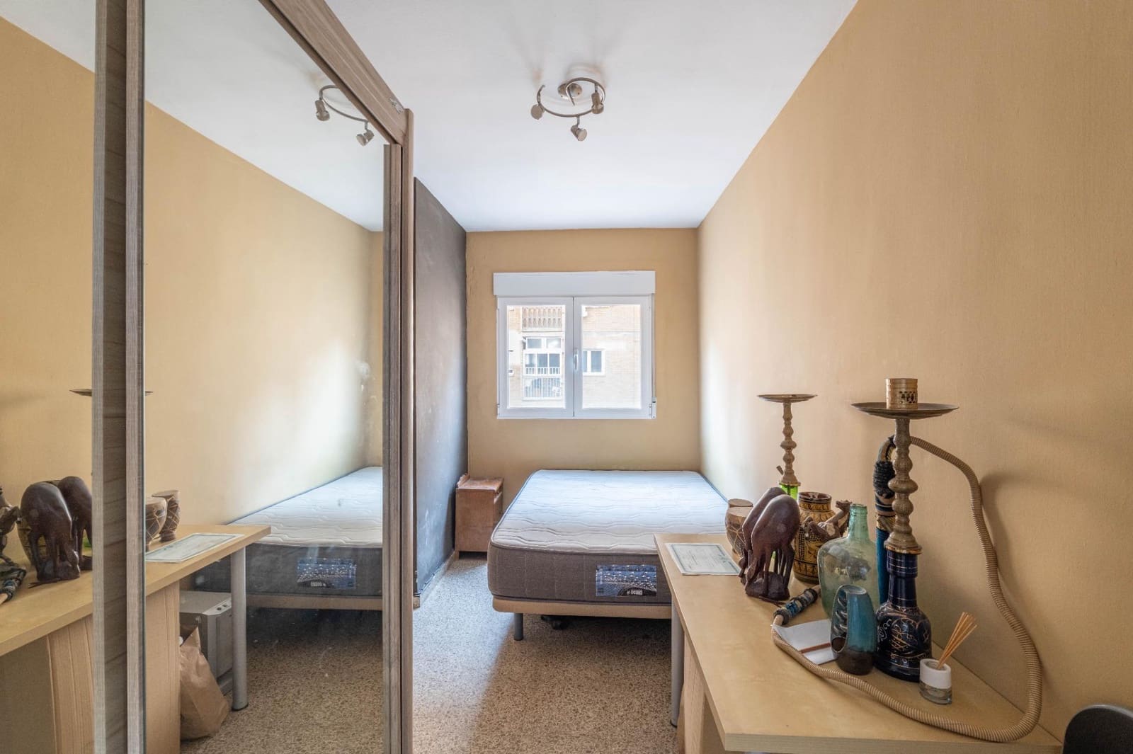 Piso de 3 habitaciones en Granada ciudad en venta - 215.000 € (Ref: 9462060)