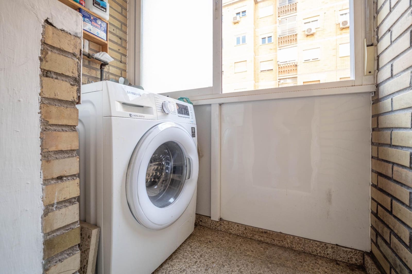 Piso de 3 habitaciones en Granada ciudad en venta - 215.000 € (Ref: 9462060)