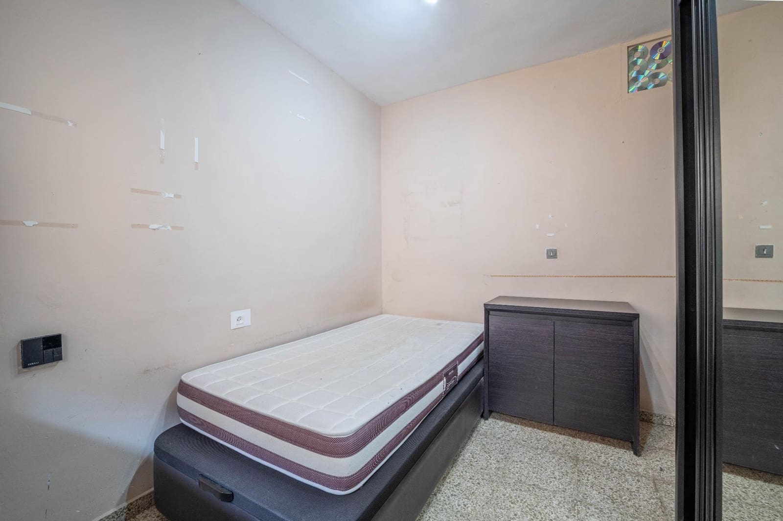 Piso de 3 habitaciones en Granada ciudad en venta - 215.000 € (Ref: 9462060)