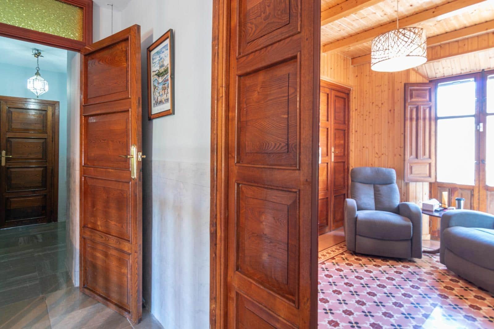 5 Zimmer Villa zu verkaufen in Granada Stadt mit Pool - 350.000 € (Ref: 9462573)