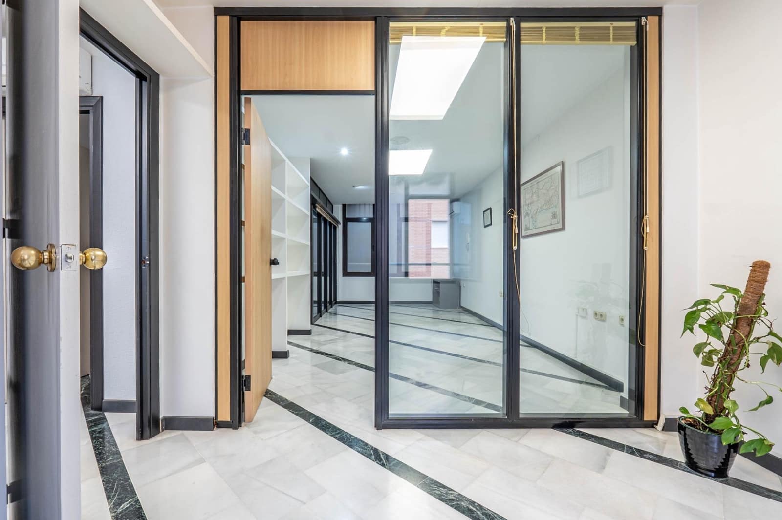 Kontor til salgs i El Ejido - € 54 000 (Ref: 9472950)