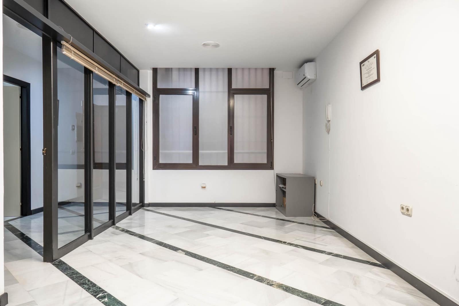 Kontor til salgs i El Ejido - € 54 000 (Ref: 9472950)