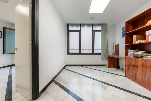 Bureau à vendre à El Ejido - 54 000 € (Ref: 9472950)