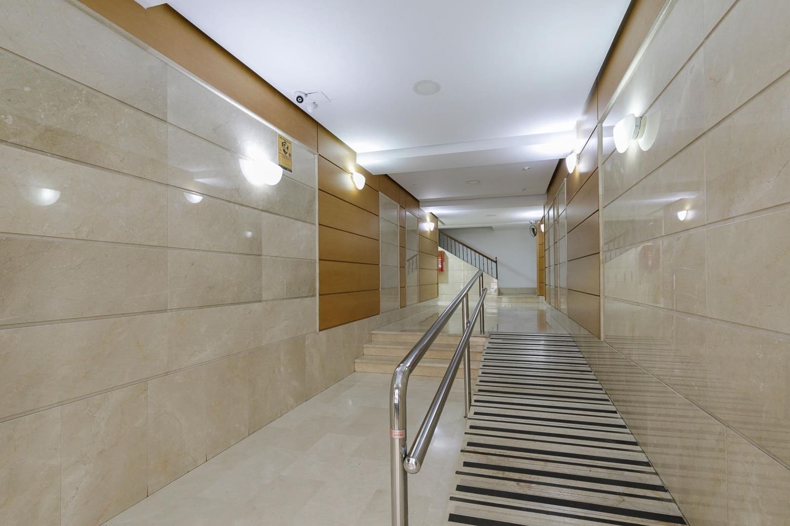 3 slaapkamer Flat te koop in Granada stad - € 269.900 (Ref: 9472951)