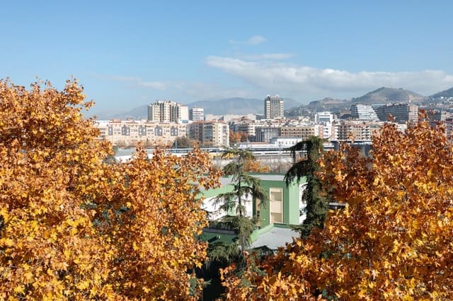 3 slaapkamer Flat te koop in Granada stad - € 269.900 (Ref: 9472951)