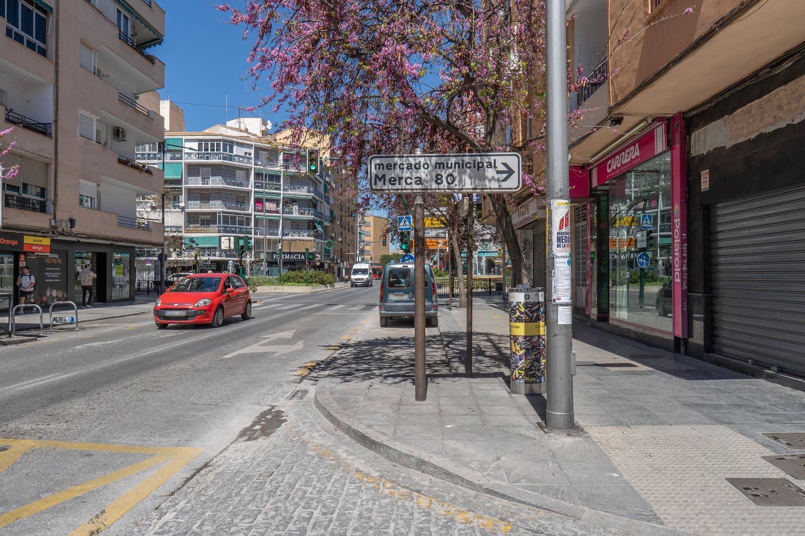 Piso de 4 habitaciones en Granada ciudad en venta - 135.000 € (Ref: 9474178)