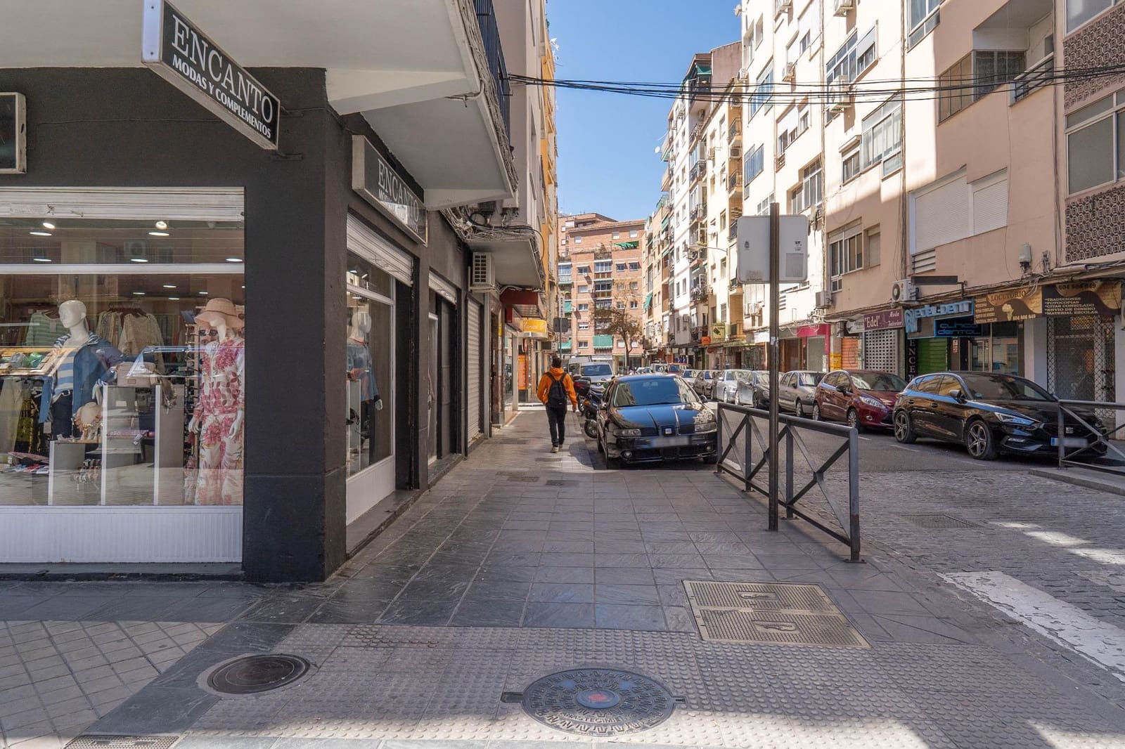 Piso de 4 habitaciones en Granada ciudad en venta - 135.000 € (Ref: 9474178)