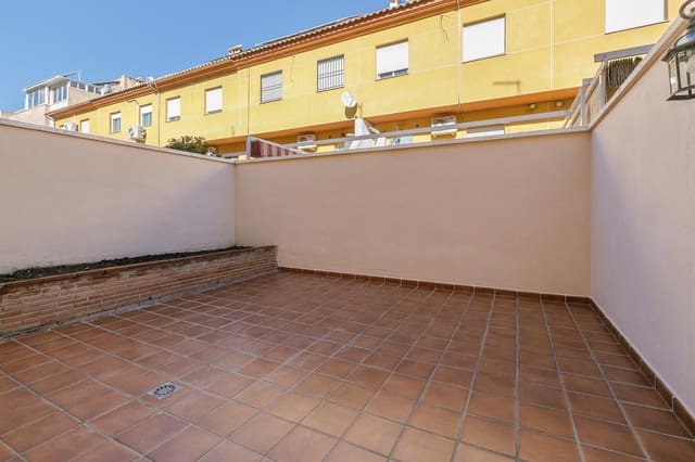 3 quarto Moradia em Banda para venda em Churriana de la Vega com garagem - 289 000 € (Ref: 9474179)