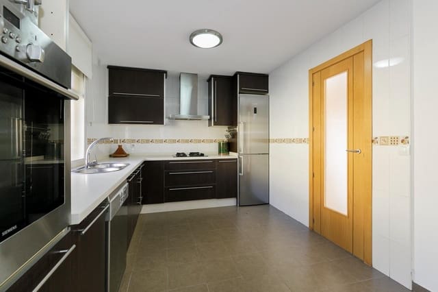 3 quarto Moradia em Banda para venda em Churriana de la Vega com garagem - 289 000 € (Ref: 9474179)