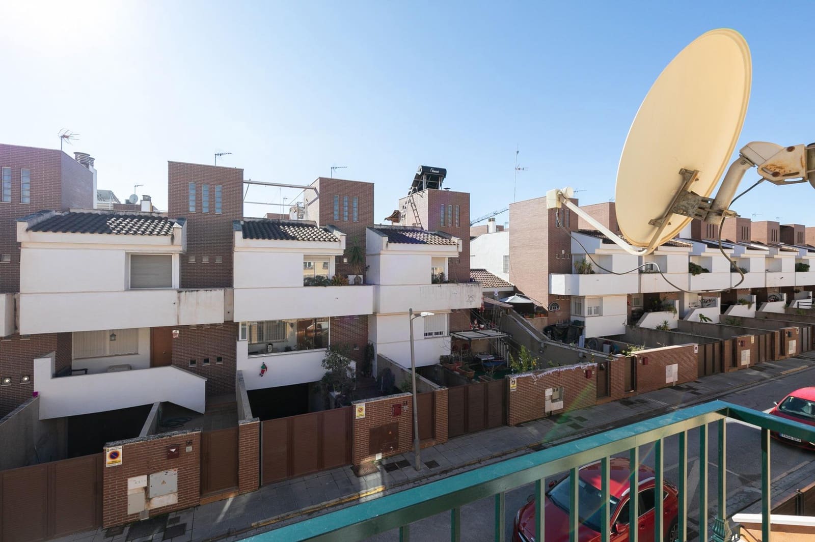 3 Zimmer Reihenhaus zu verkaufen in Churriana de la Vega mit Garage - 289.000 € (Ref: 9474179)