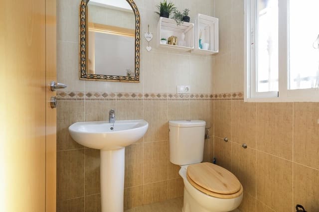 3 quarto Moradia em Banda para venda em Churriana de la Vega com garagem - 289 000 € (Ref: 9474179)