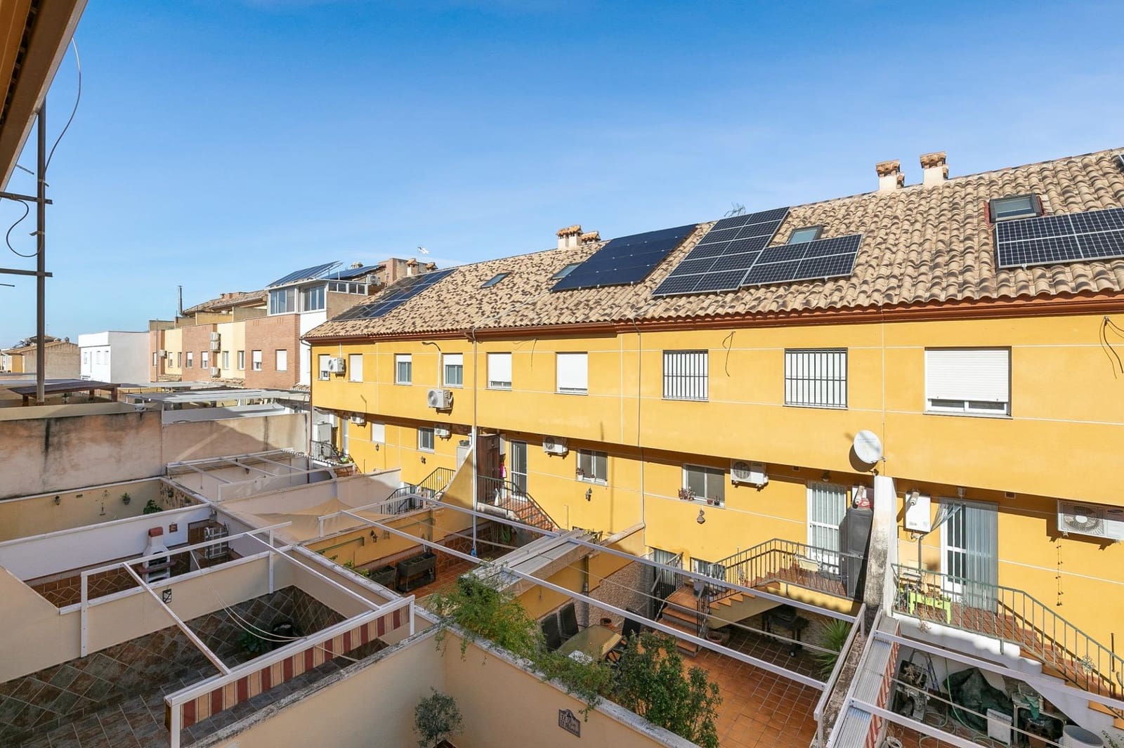 3 Zimmer Reihenhaus zu verkaufen in Churriana de la Vega mit Garage - 289.000 € (Ref: 9474179)