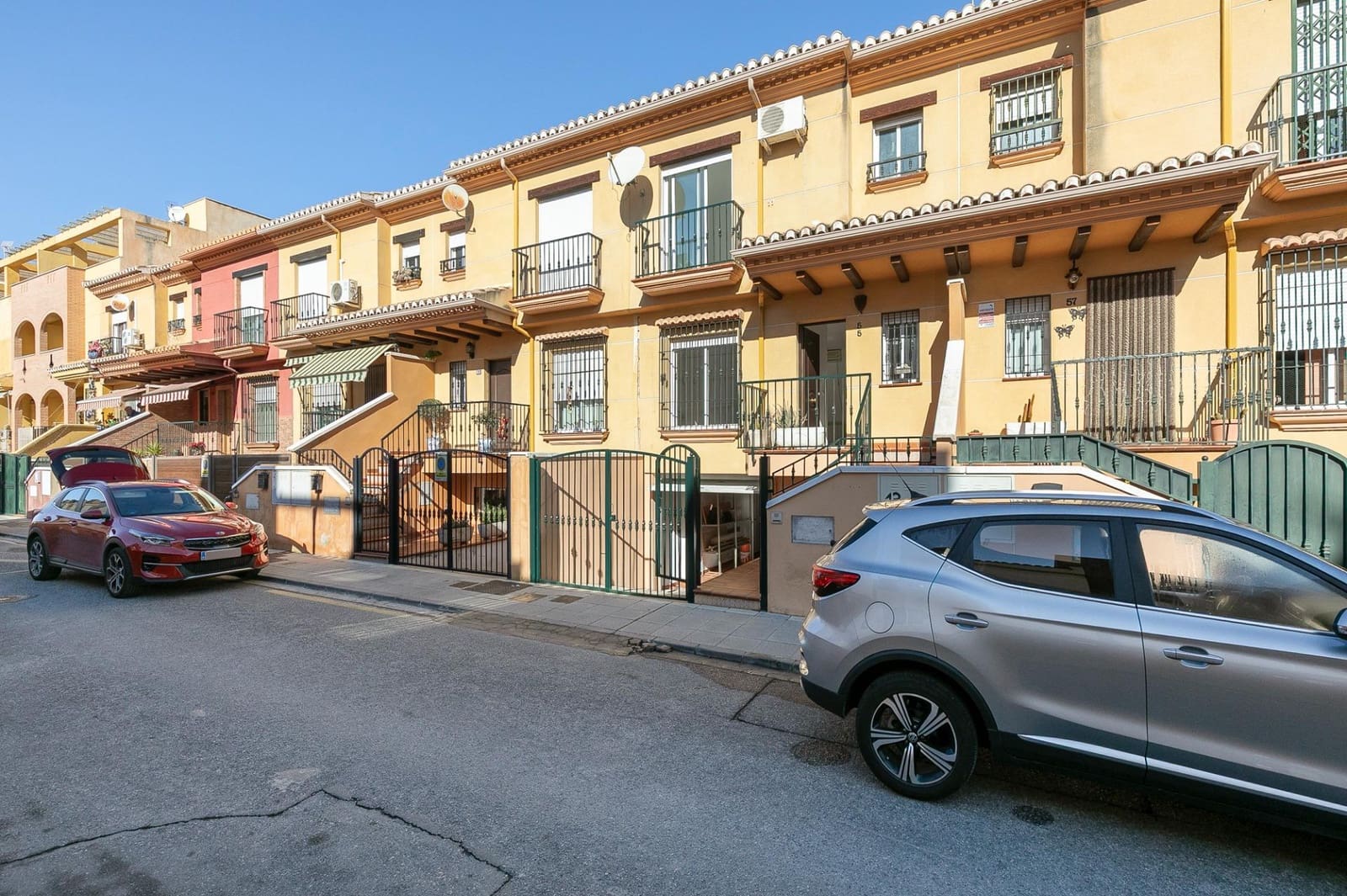 3 Zimmer Reihenhaus zu verkaufen in Churriana de la Vega mit Garage - 289.000 € (Ref: 9474179)