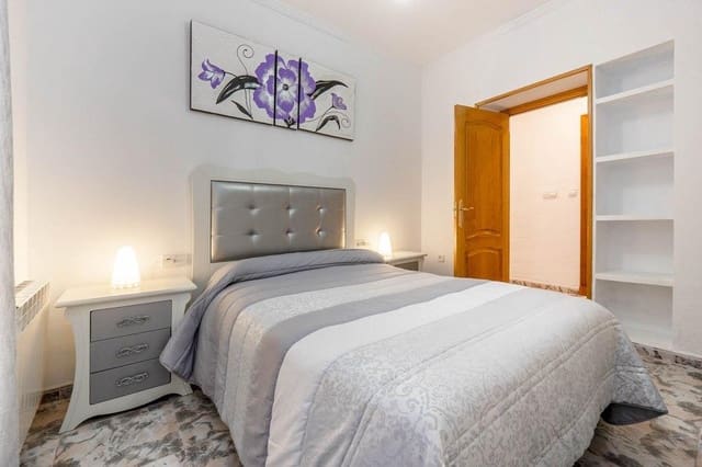 3 soveværelse Lejlighed til salg i Centro, Granada by - € 290.000 (Ref: 9491304)