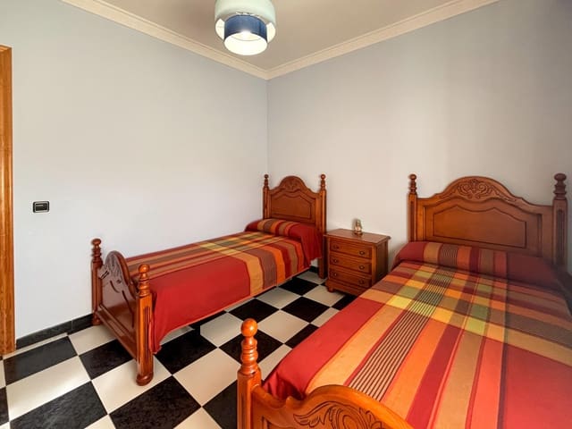 4 bedroom Townhouse for sale in Atarfe - € 259,990 (Ref: 9494598)