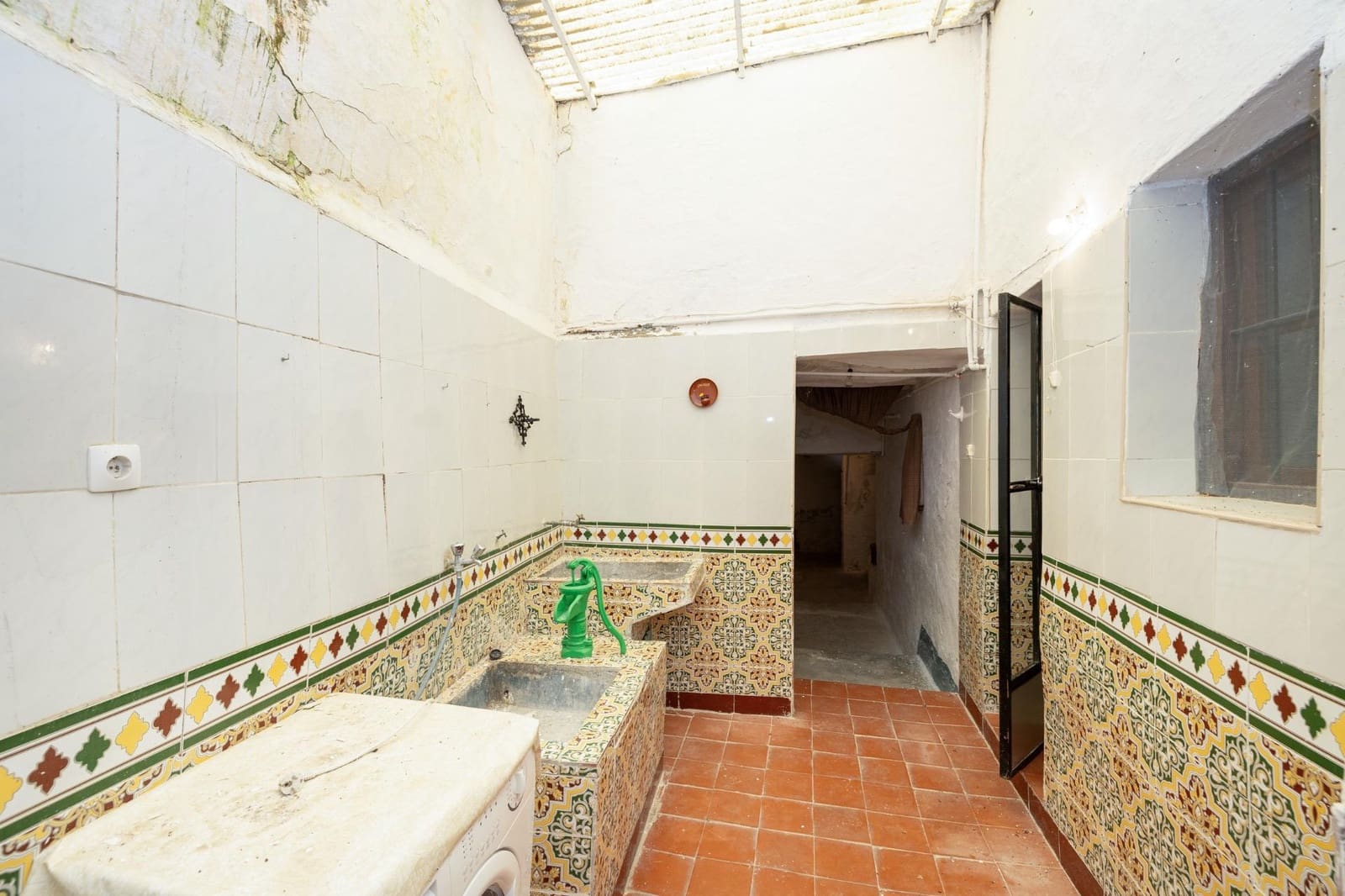 5 bedroom Townhouse for sale in El Pinar - € 84,900 (Ref: 9494599)