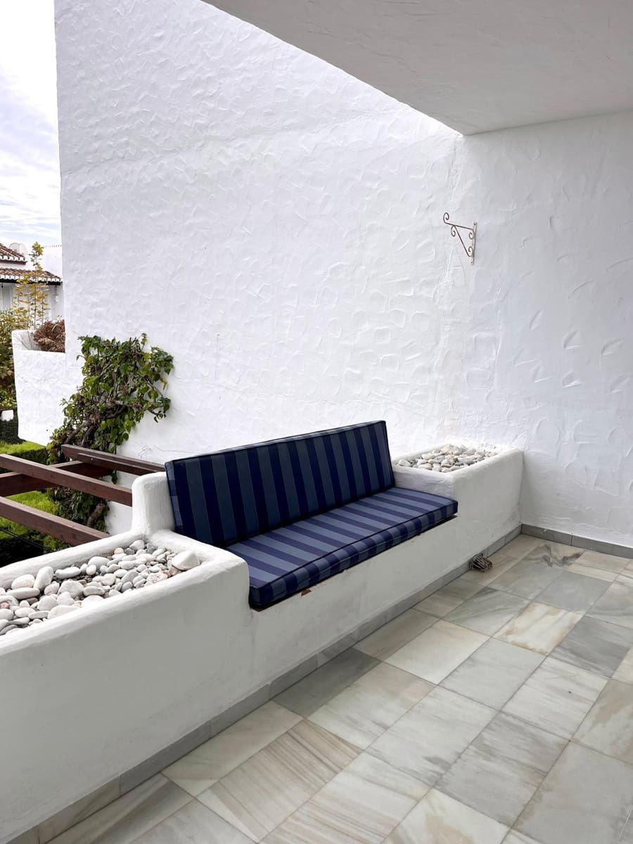 2 bedroom Flat for sale in La Herradura - € 385,000 (Ref: 9497167)