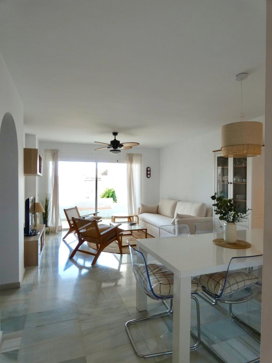 2 bedroom Flat for sale in La Herradura - € 385,000 (Ref: 9497167)