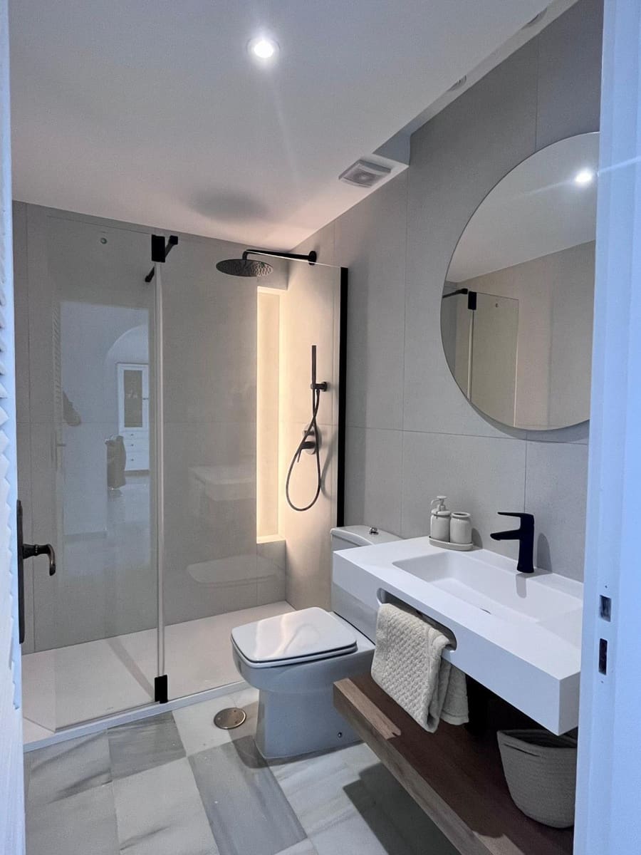 2 bedroom Flat for sale in La Herradura - € 385,000 (Ref: 9497167)