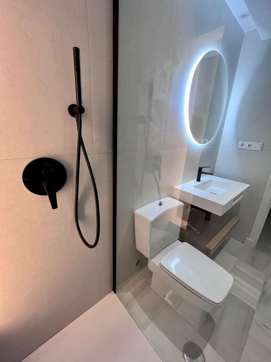 2 bedroom Flat for sale in La Herradura - € 385,000 (Ref: 9497167)