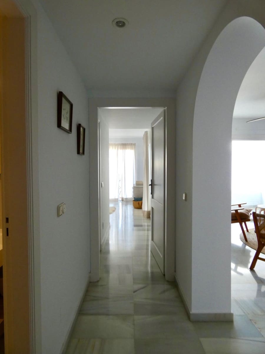 2 bedroom Flat for sale in La Herradura - € 385,000 (Ref: 9497167)