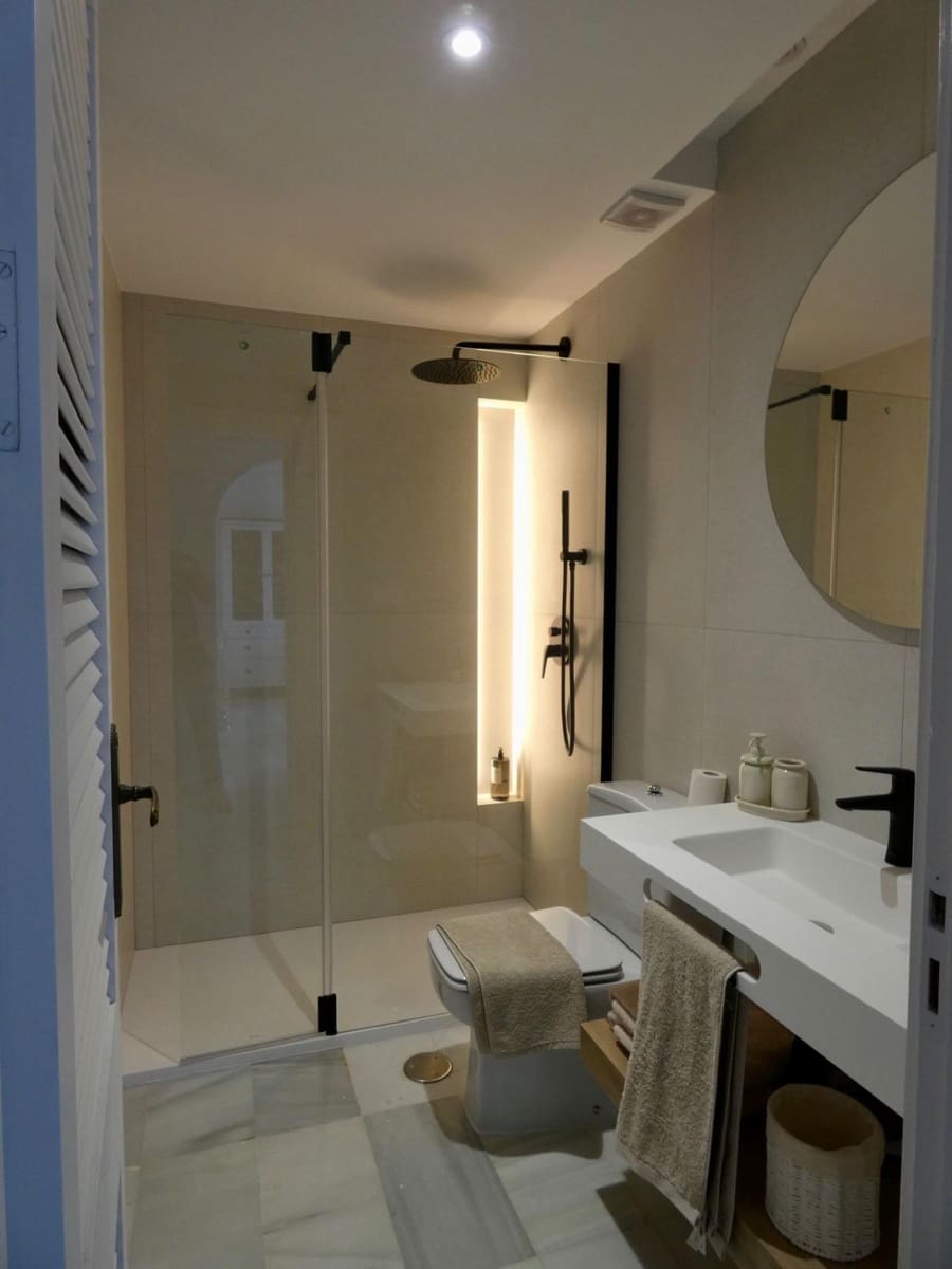 2 bedroom Flat for sale in La Herradura - € 385,000 (Ref: 9497167)